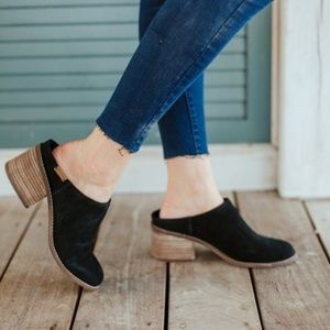 Toms Women's Leila Black Suede Mules Size 9